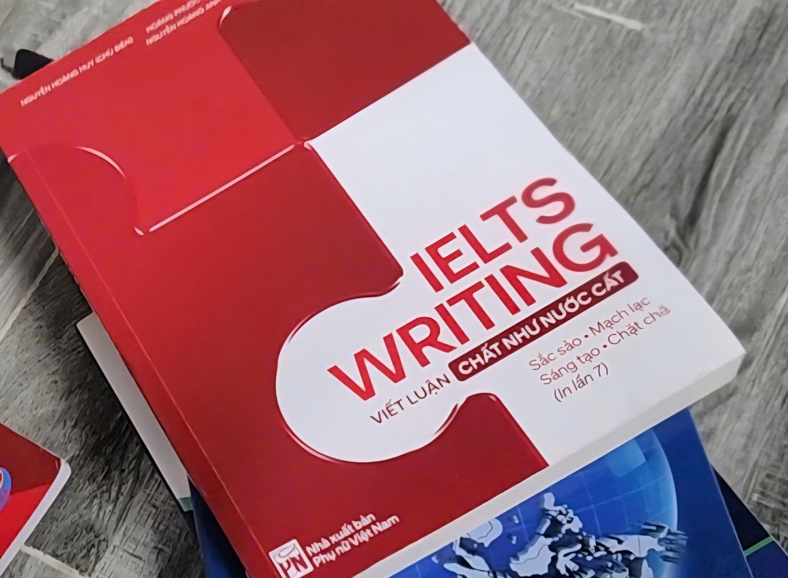 IELTS WRITING: Viết luận Chất Như Nước Cất